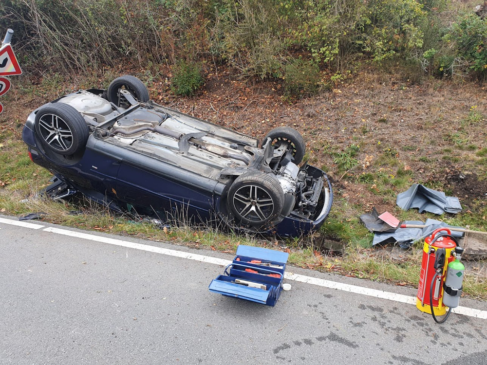 Drei Verletzte nach Verkehrsunfall auf der L697 am Ortseingang Helden