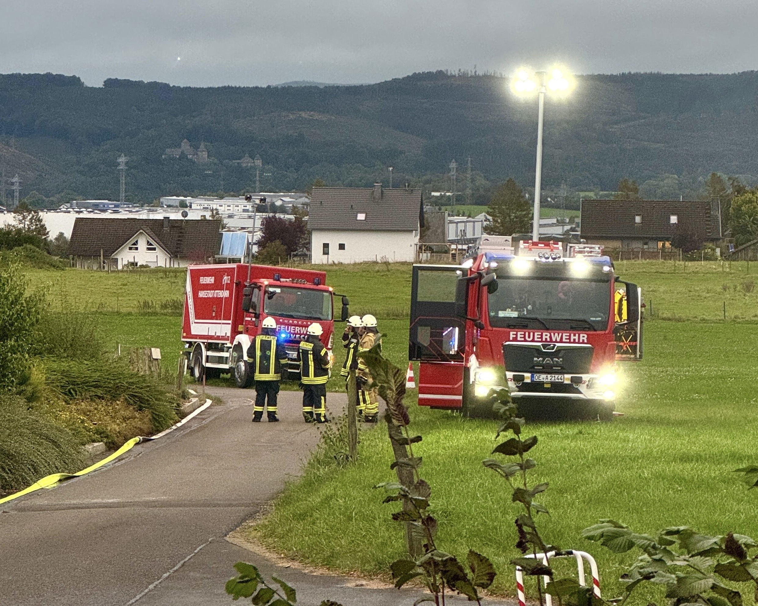 Drei Löschzüge übten in Ennest