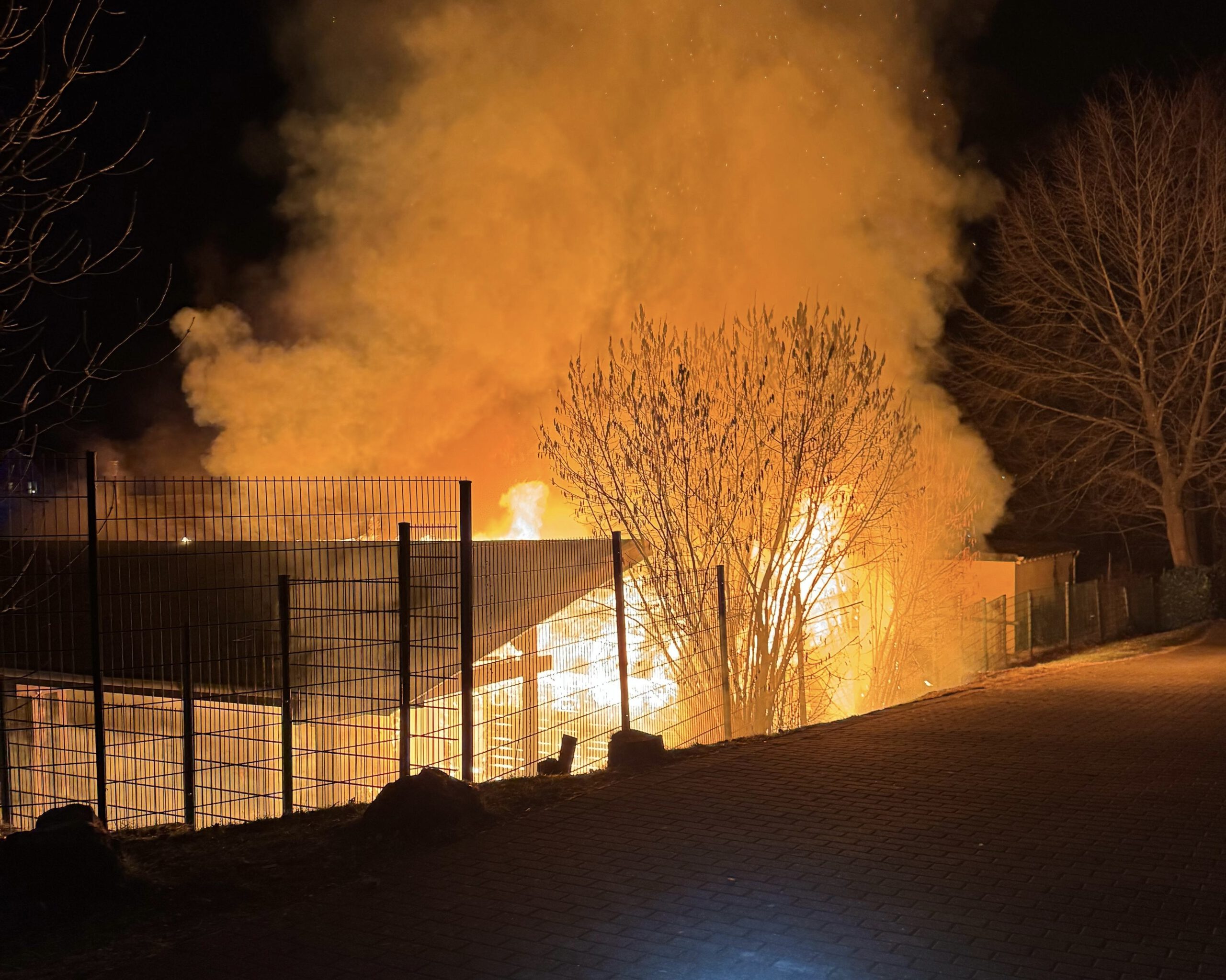 Brand greift auf Vereinsheim über